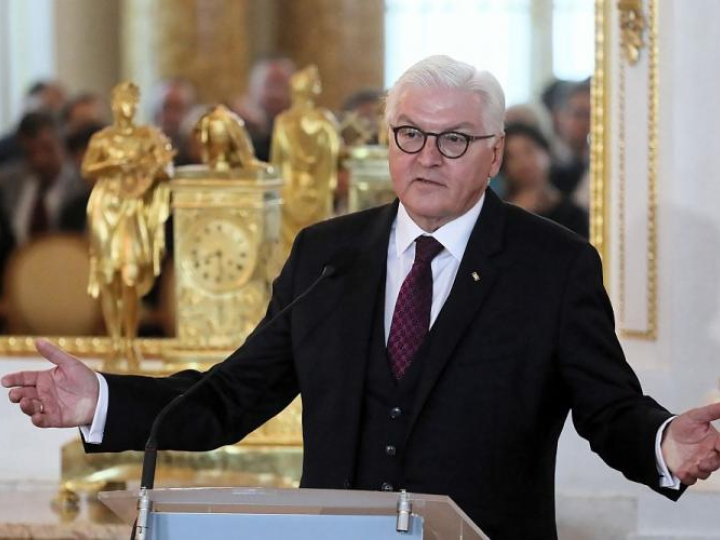 Prezydent Niemiec Frank-Walter Steinmeier podczas konferencji „Polska i Niemcy w Europie” z okazji 100-lecia Odzyskania Niepodległości zorganizowanej w Sali Wielkiej Zamku Królewskiego. Fot. PAP/P. Supernak