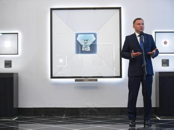 Prezydent Andrzej Duda podczas uroczystego otwarcia Sali Orderu Orła Białego w Pałacu Prezydenckim. Fot. PAP/J.Turczyk