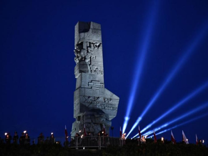 Uroczystości upamiętniające 79. rocznicę wybuchu II wojny światowej przed Pomnikiem Obrońców Wybrzeża na Westerplatte. Fot. PAP/M. Gadomski