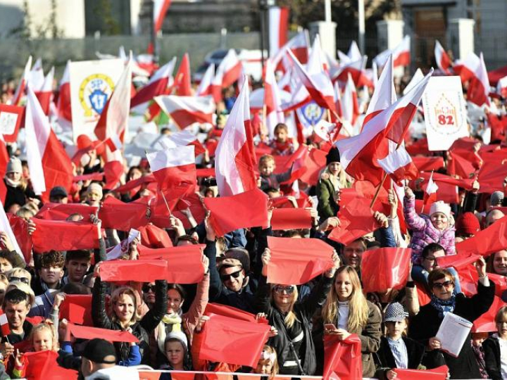 XVII Radosna Parada Niepodległości we Wrocławiu. Fot. PAP/M. Kulczyński