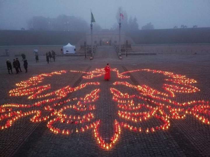 Biało-czerwony orzeł w Twierdzy Kijowskiej na Święto Niepodległości. Źródło: Ambasada RP na Ukrainie