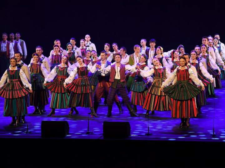 Państwowy Zespół Ludowy Pieśni i Tańca „Mazowsze” im. Tadeusza Sygietyńskiego. Fot. PAP/W. Pacewicz 