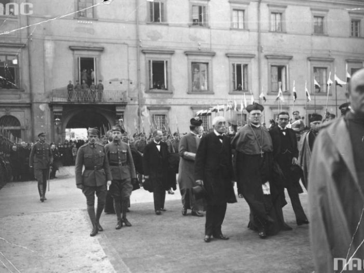 Członkowie Rady Regencyjnej: książę Zdzisław Lubomirski, arcybiskup Aleksander Kakowski i hrabia Józef Ostrowski. 27.10.1917. Źródło: NAC