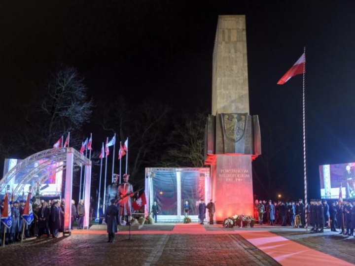 Poznań, 27.12.2018. Główne uroczystości rocznicowe przy pomniku Powstańców Wielkopolskich, 27 bm. W Poznaniu trwają obchody 100. rocznicy wybuchu Powstania Wielkopolskiego. Fot. PAP/J. Kaczmarczyk