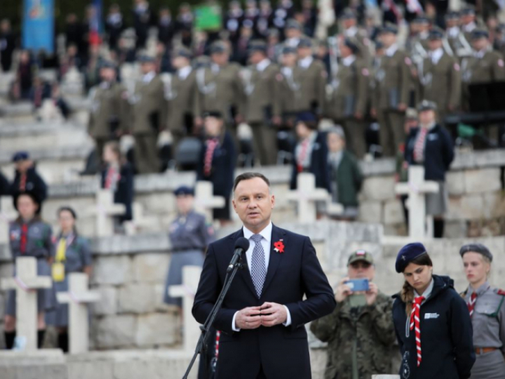 Prezydent Andrzej Duda podczas uroczystości upamiętniających 75. rocznicę zakończenia bitwy pod Monte Cassino. Fot. PAP/L. Szymański