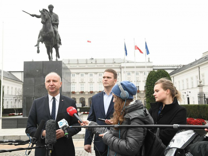 Sekretarz stanu w Kancelarii Prezydenta RP Wojciech Kolarski (L) i dyrektor Biura Programu „Niepodległa” Jan Kowalski podczas konferencji prasowej nt. udziału prezydenta Andrzeja Dudy w obchodach Święta Niepodległości. Warszawa, 08.11.2019. Fot. PAP/R. Pietruszka