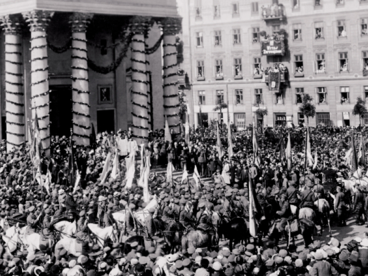 Warszawa, 18 maja 1920. Uroczysta msza w kościele św. Aleksandra na cześć Naczelnego Wodza Józefa Piłsudskiego. Źródło: Instytut Polski i Muzeum im. gen. Sikorskiego w Londynie/Ośrodek KARTA