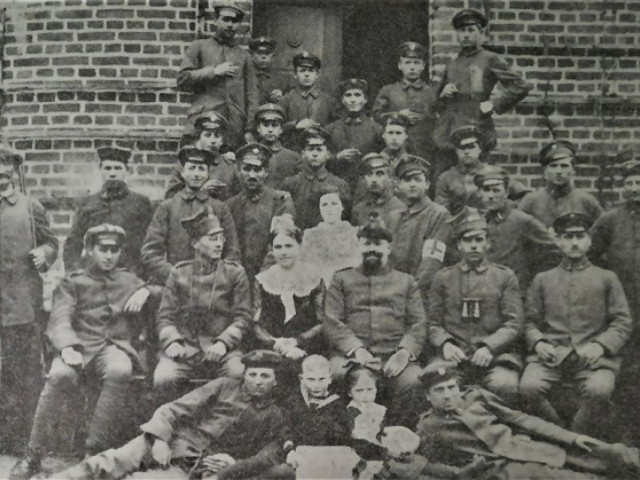 Uroczystość zaprzysiężenia wojsk powstańczych i wręczenie sztandaru 1 Dywizji Strzelców Wielkopolskich. Poznań, 26.01.1919. Fot. NAC