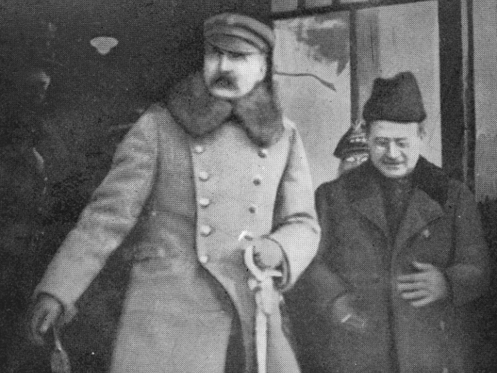 Ok. 1920 r. Naczelnik Państwa Józef Piłsudski w towarzystwie nuncjusza papieskiego Achille Ratti. Źródło: NAC
