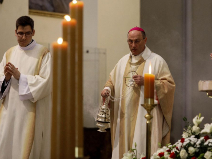 Prymas Polski abp Wojciech Polak (P) podczas mszy świętej w Archikatedrze Chrystusa Króla. Katowice, 19.06.2022. Fot. PAP/T. Wiktor