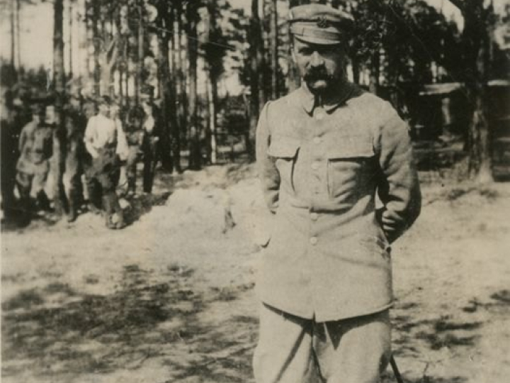 Komendant Józef Piłsudski. Pozycje pod Kostiuchnówką. Czerwiec 1916 r. Źródło: CAW