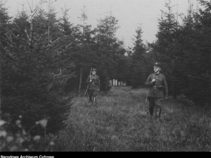 Komisariat Straży Granicznej Tarnowskie Góry – patrol w terenie. 1923–1939. Fot. NAC