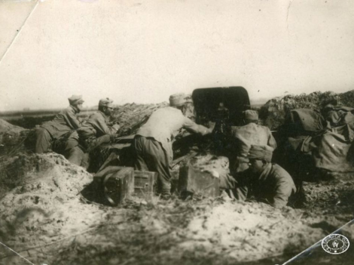 Stanowisko ciężkiego karabinu maszynowego Schwarzlose wz. 1907/12. Pozycje 4 Pułku Piechoty Legionów Polskich w czasie bitwy pod Jastkowem. 1.08.1915 r. Źródło: CAW